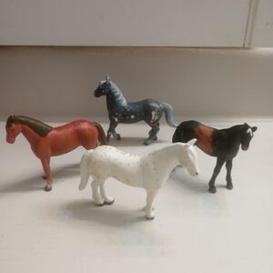 Funrise Vintage Bundle Of 4 Vinyl Horse Figures